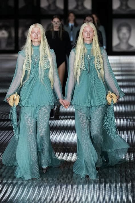 sfilata donna gucci 2023|Milano Fashion Week: un 'assaggio' della nuova era Gucci.